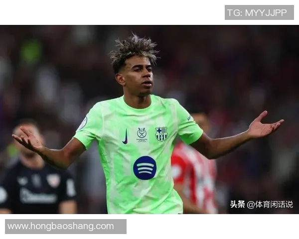 足球巨星闪耀戛纳红毯引发媒体热议时尚与运动的完美结合